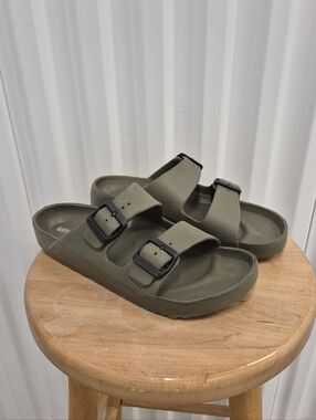 LAST PAIR Soft Arch Khaki Green Double Buckle Mens Sandals NWOT Size 42